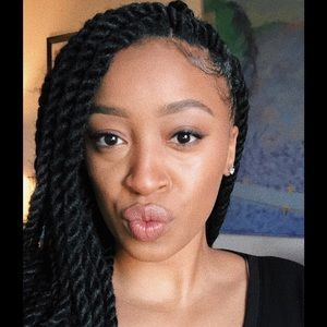 Meet your Posher, Nadira